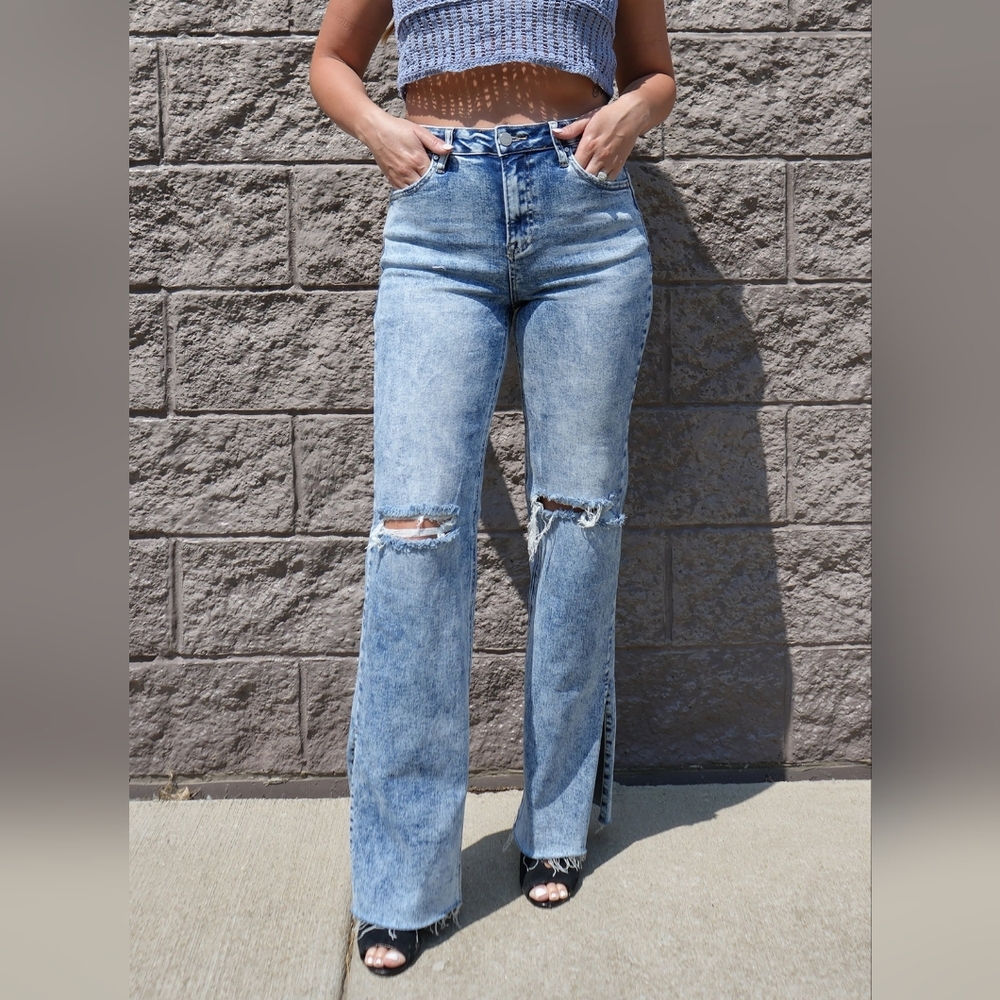 Risen Los Angeles NWT Acid Wash Distressed Flare Denim Jeans Size 7/28 Boutique